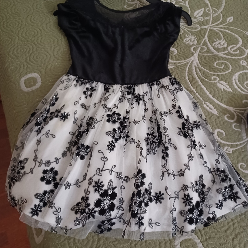 Beautiful black and white color dress